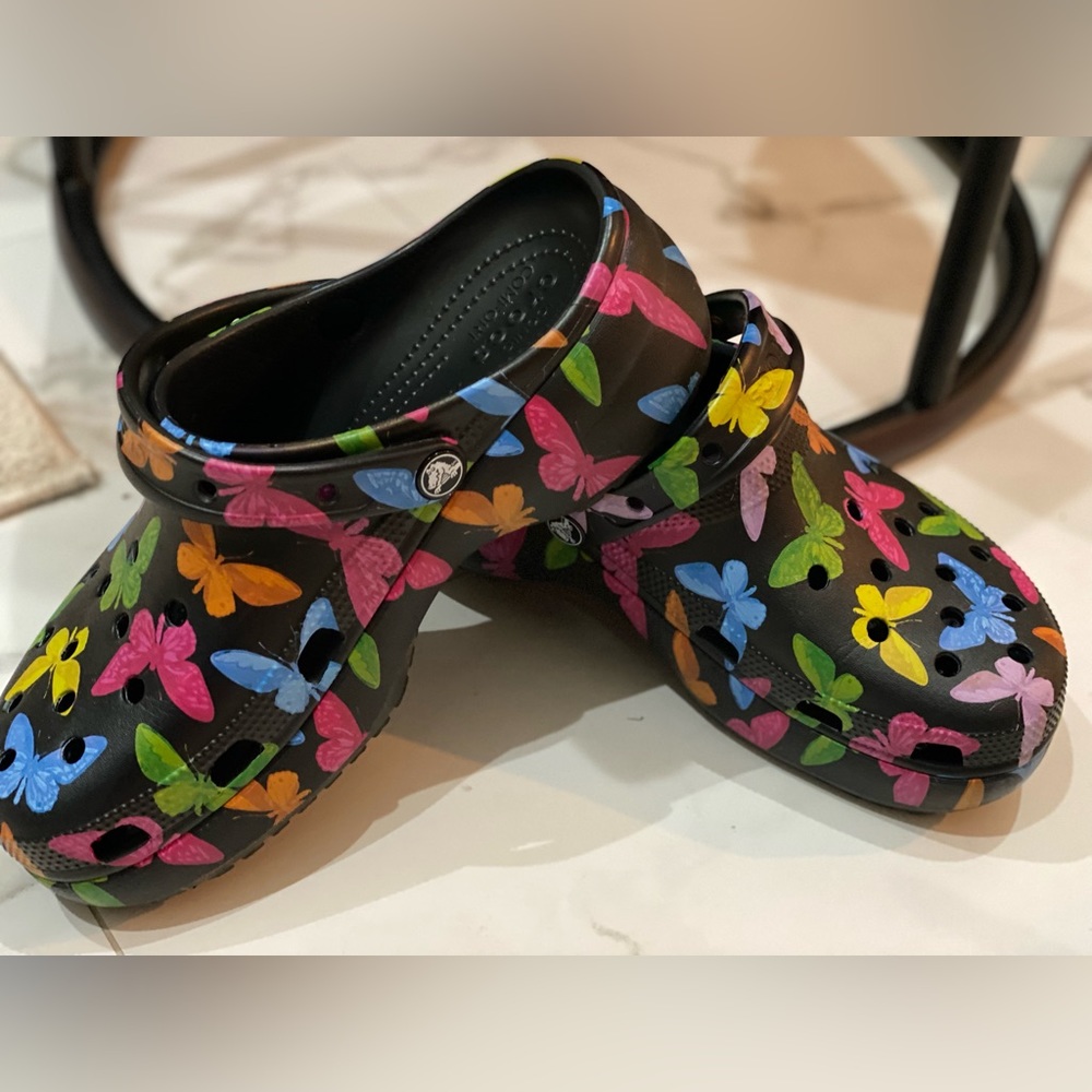 Butterfly platform Crocs